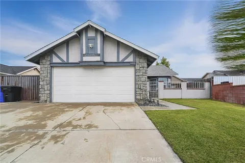 11737 Driftwood Drive, Fontana, CA MLS: DW25098499