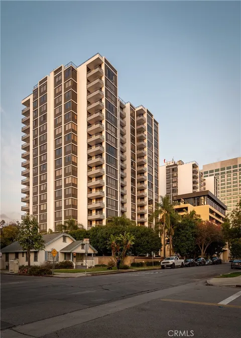 343 Pioneer Drive Unit 404, Glendale, CA 91203 - MLS#: GD25028156