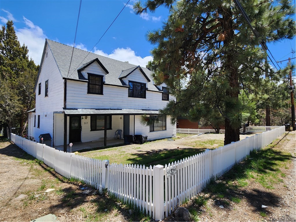 517 Victoria Lane, Sugar Loaf, CA 92386 - MLS#: HD23096646