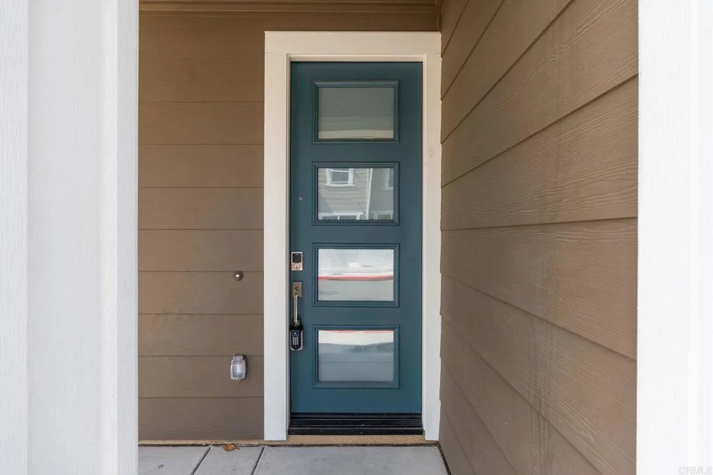 1515 Wingwood Lane, Vista, CA 92083