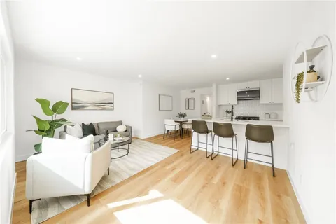 957 S Gramercy Drive Unit 105, Los Angeles, CA MLS: PW25076603