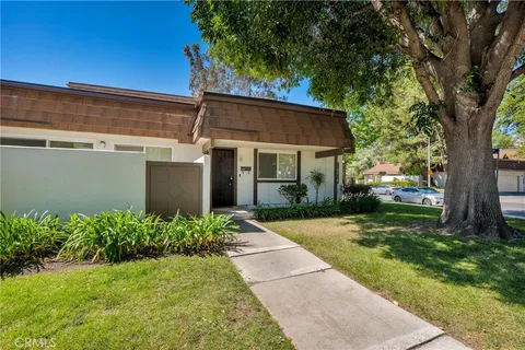 10468 Larwin Avenue, Chatsworth, CA MLS: SR25102807