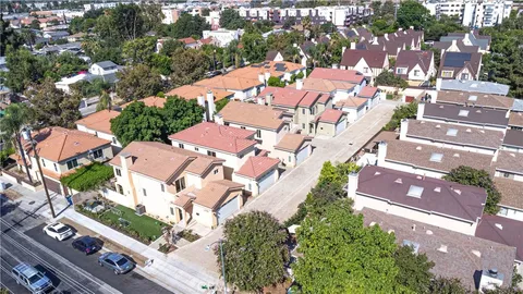 9246 Cedros Avenue Unit 2, Panorama City, CA 91402 - MLS#: DW25035221