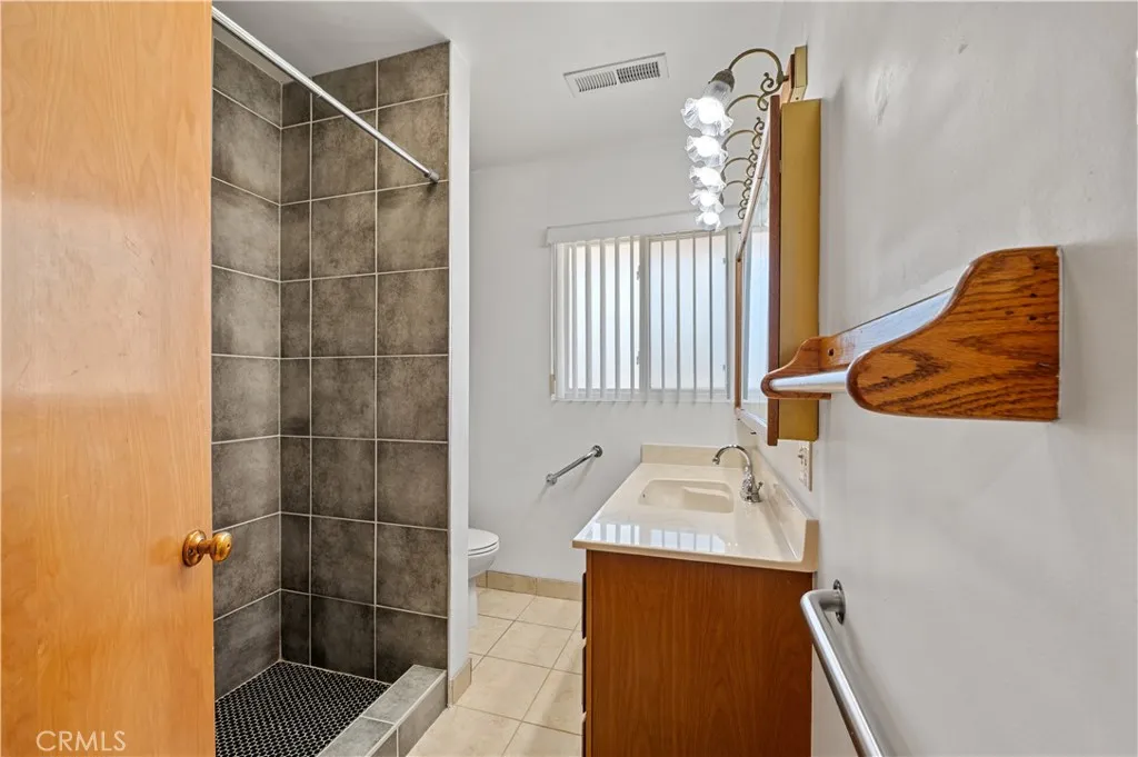 Additional image 71 of 5431 E Indianapolis Ave, Fresno, CA 93727