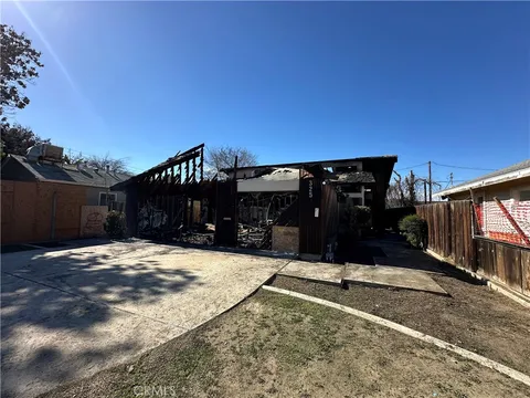 325 Holtby Road, Bakersfield, CA MLS: SR25087535