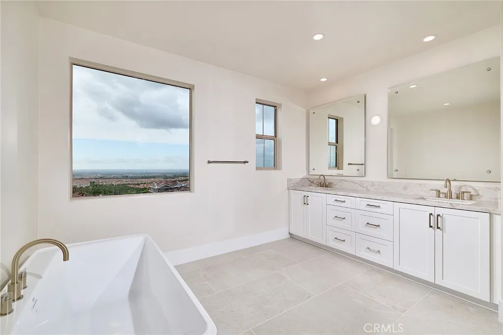 Additional image 95 of 103 Oakstone, Irvine, CA 92618