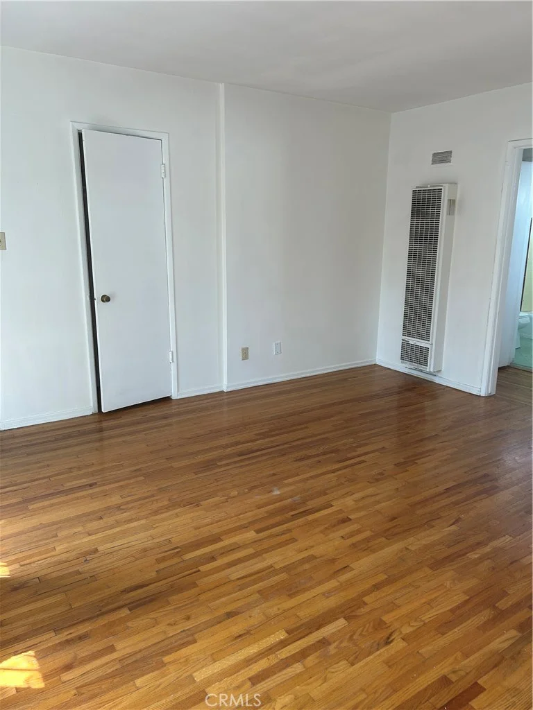873 N Hoover St, Los Angeles, CA 90029