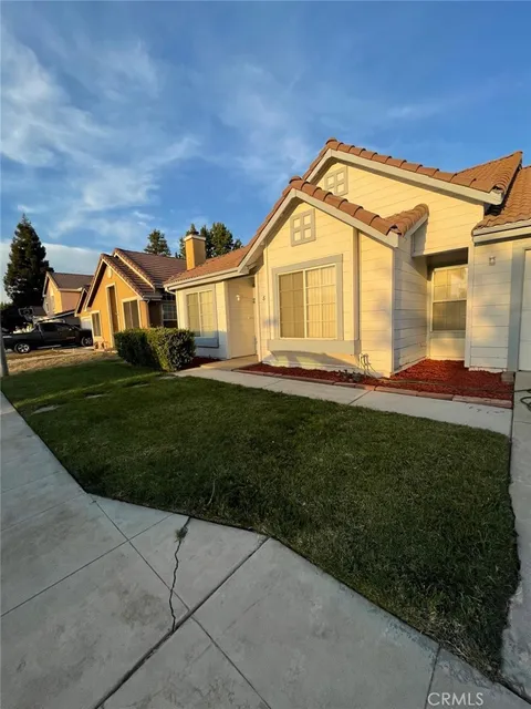 Property image for 875 N Homsy Avenue, Clovis, CA 93611