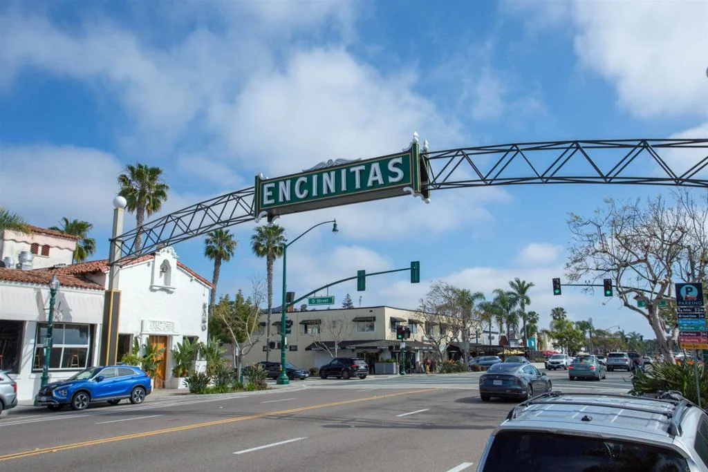 1976 Fairlee Drive, Encinitas, CA 92024
