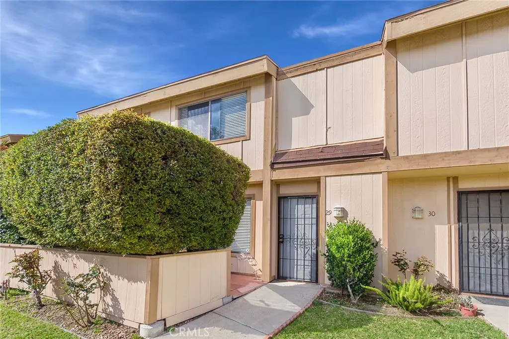 9831 Sepulveda Boulevard Unit 29, North Hills, CA 91343