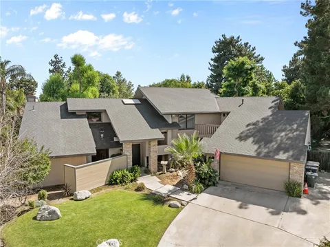 7805 Buena Tierra Court, Bakersfield, CA MLS: PF25105907