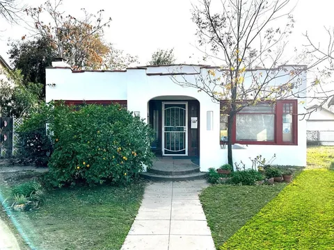 325 Flower Street, Bakersfield, CA 93305 - MLS#: SR25075954