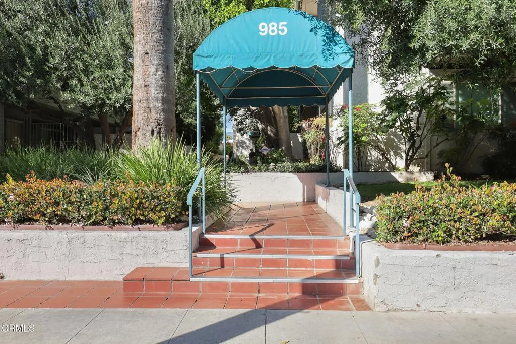 985 E California Boulevard Unit 305, Pasadena, CA 91106