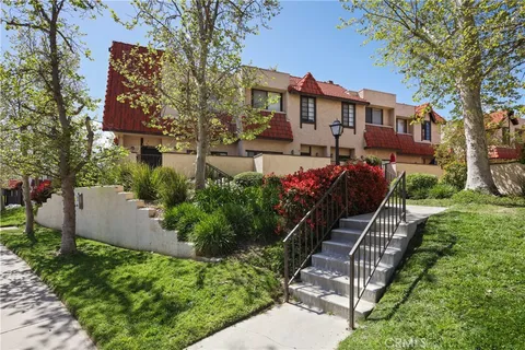27633 Nugget Drive Unit 1, Canyon Country, CA MLS: SR25085197