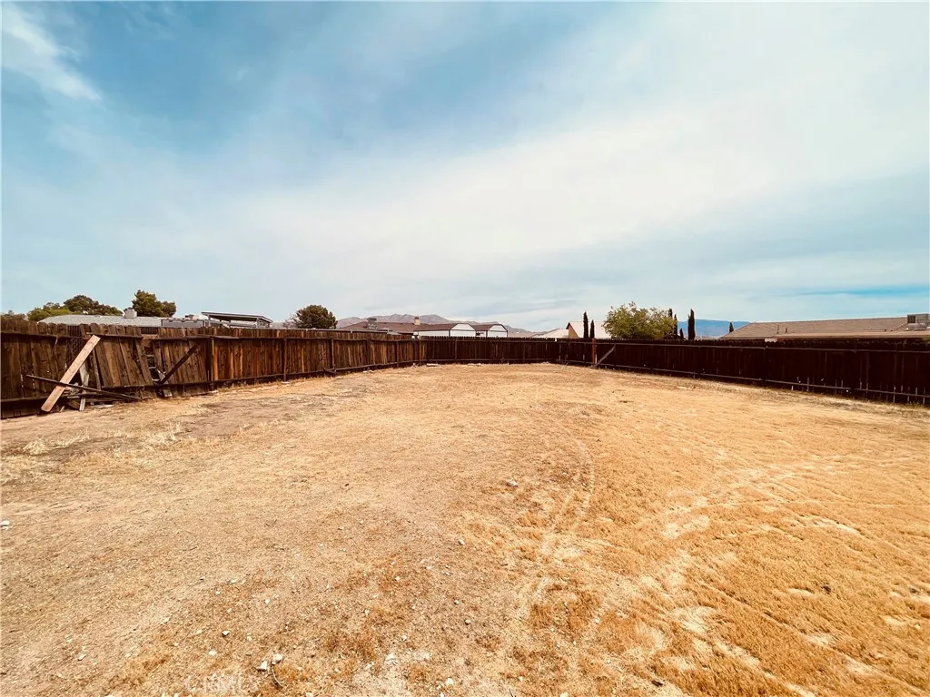Additional image 115 of 15151 Tonikan Court, Apple Valley, CA 92307