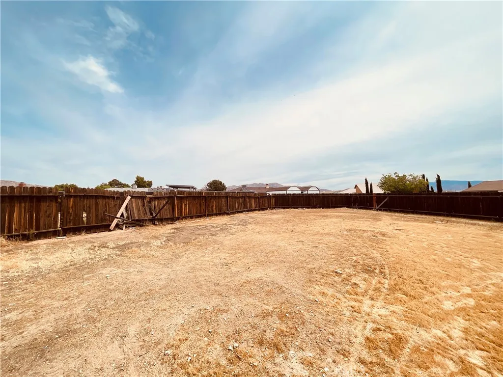 Additional image 114 of 15151 Tonikan Court, Apple Valley, CA 92307
