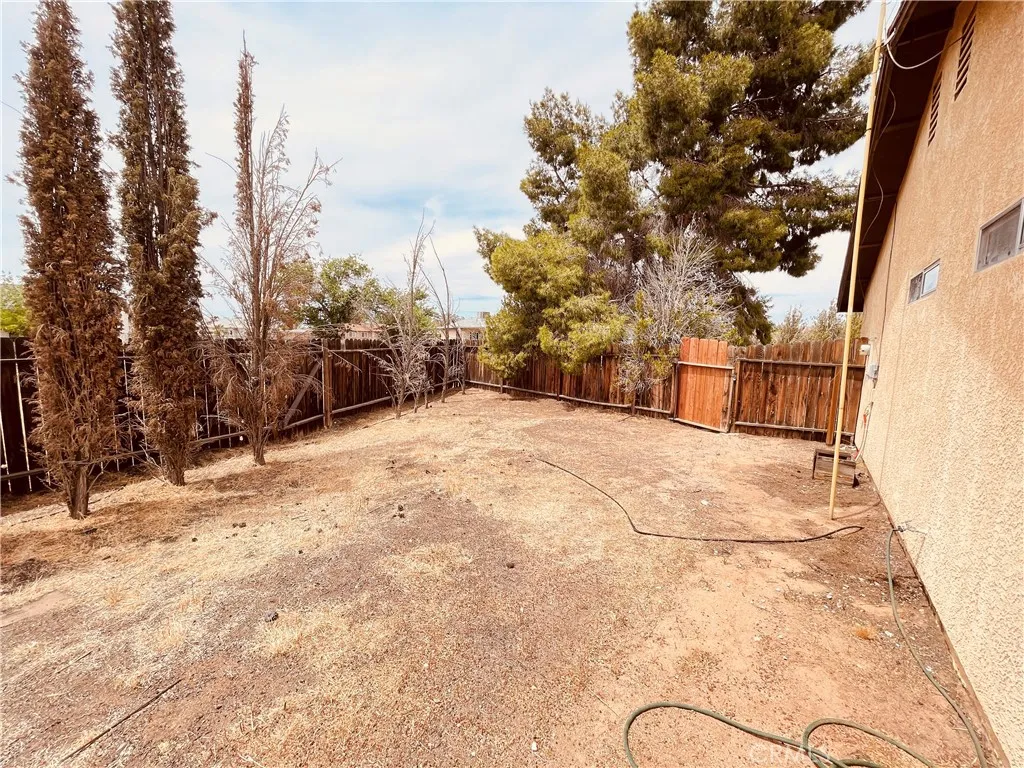 Additional image 45 of 15151 Tonikan Court, Apple Valley, CA 92307