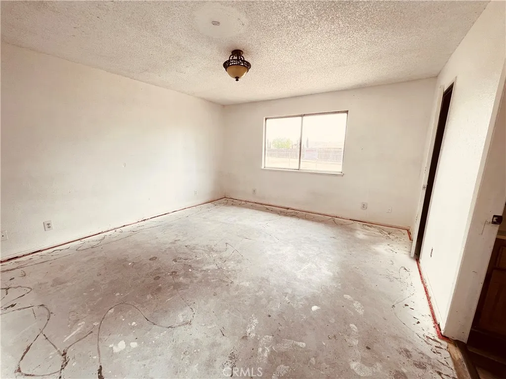 Additional image 92 of 15151 Tonikan Court, Apple Valley, CA 92307