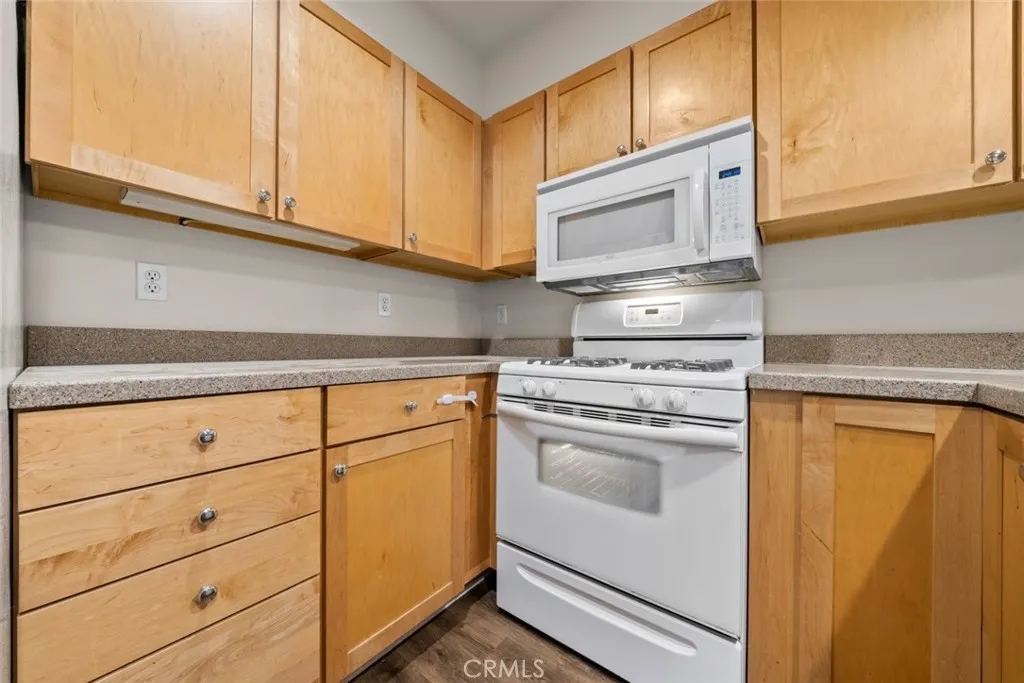 Additional image 85 of 112 S Roosevelt Ave, Pasadena, CA 91107