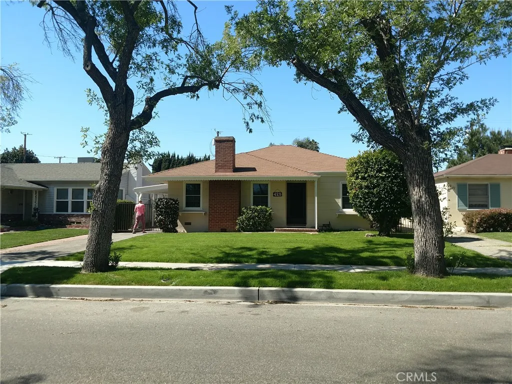 425 Beachwood Drive S, Burbank, CA 91506