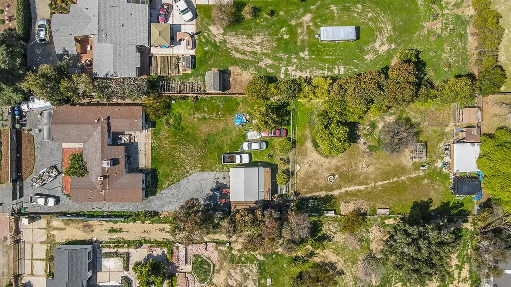 22661 Oxnard Street, Woodland Hills, CA 91367