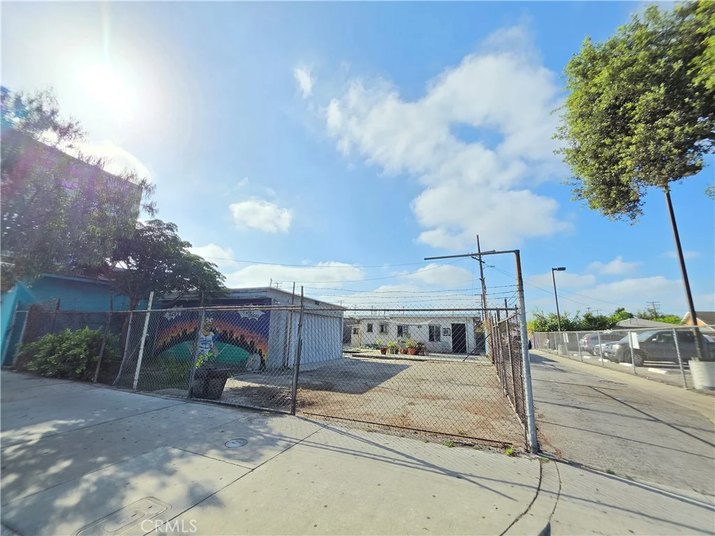 1914 Firestone Blvd, Los Angeles, CA 90001