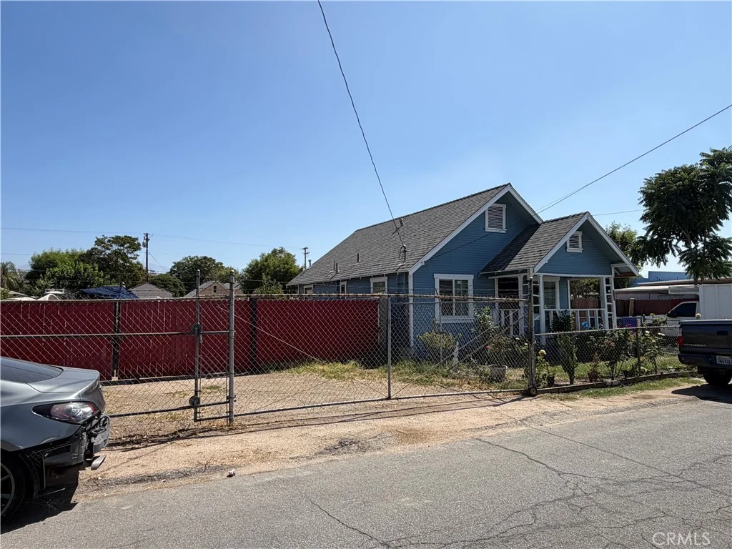 San Francisco, Highland, CA 92346