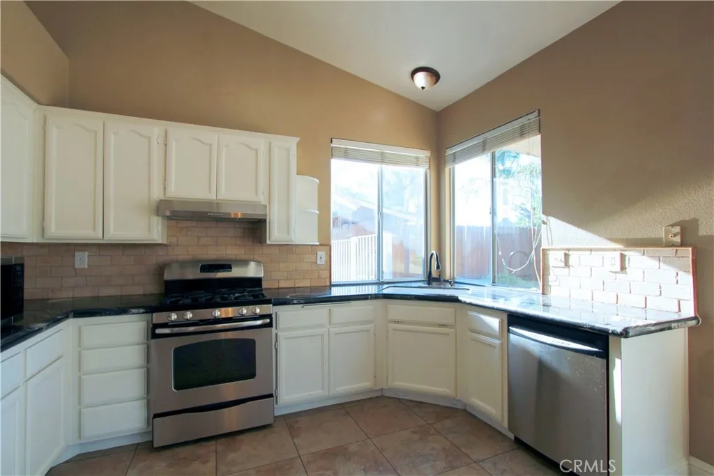 Additional image 45 of 9902 Balvanera Ave, Bakersfield, CA 93312