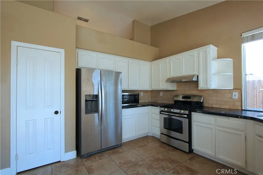Additional image 46 of 9902 Balvanera Ave, Bakersfield, CA 93312