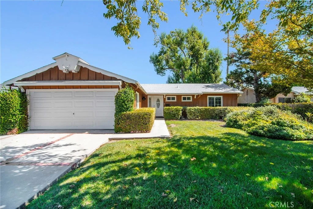 6162 Peterson Ave, Woodland Hills, CA 91367