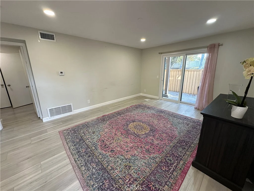 156 Echo Run Unit 70, Irvine, CA 92614 photo 3
