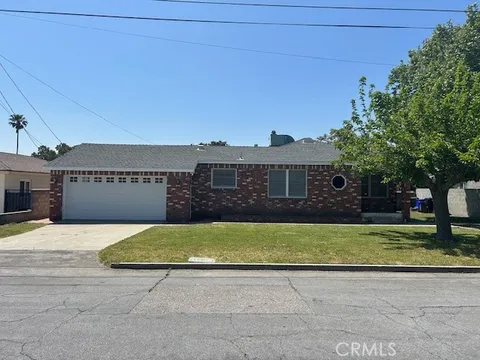 18239 Bonnie Lane, Fontana, CA MLS: IV25094489