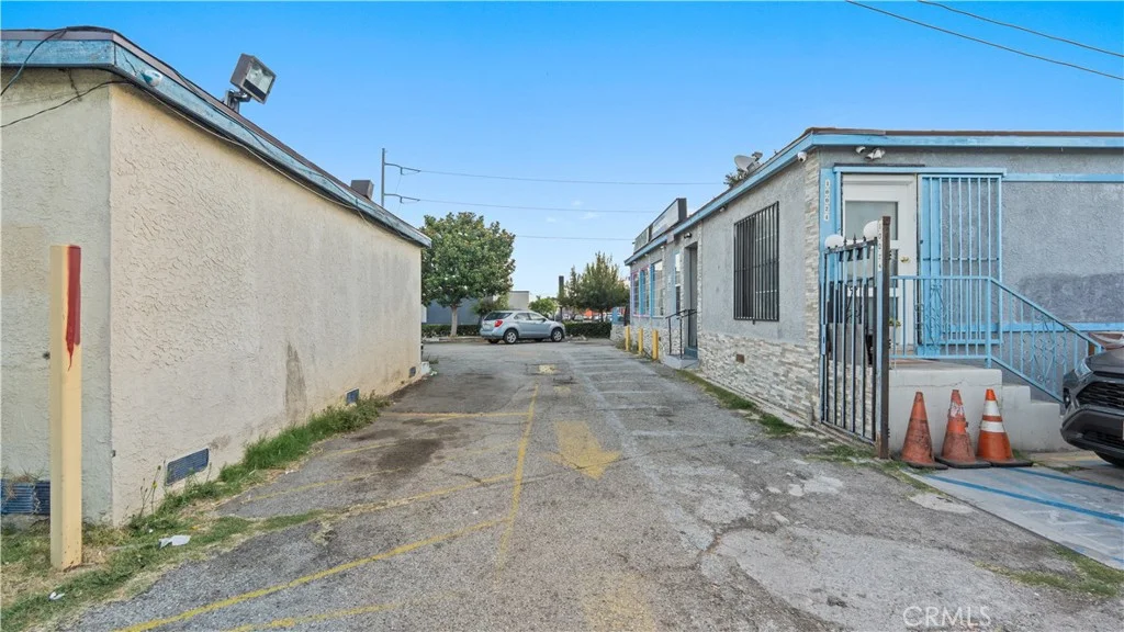 10020 S Inglewood Ave, Inglewood, CA 90304