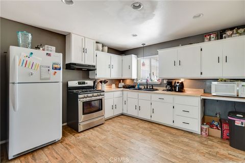 10358 Arroyo ave, Hesperia, CA 92345 - MLS#: HD23159910