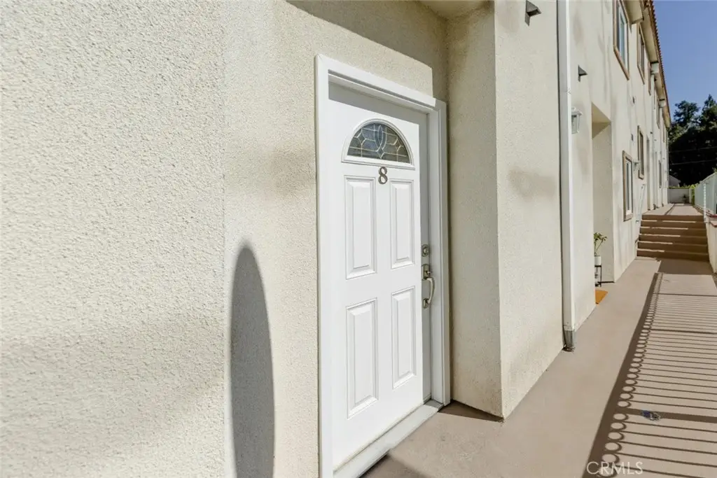 Additional image 2 of 2345 Montrose Avenue Unit 8, Montrose, CA 91020