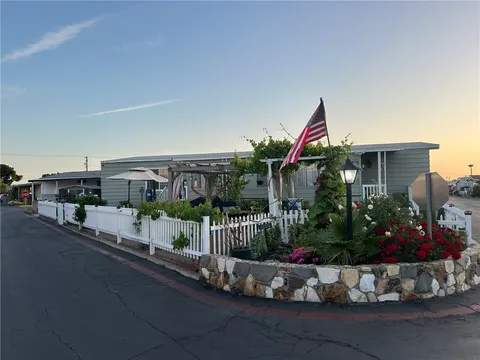 201 E Arrow Hwy Unit 12, Glendora, CA MLS: DW25087826