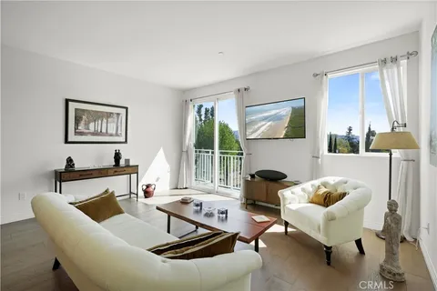 5818 Whitsett Avenue Unit PH4, Valley Village, CA 91607 - MLS#: SR25073409