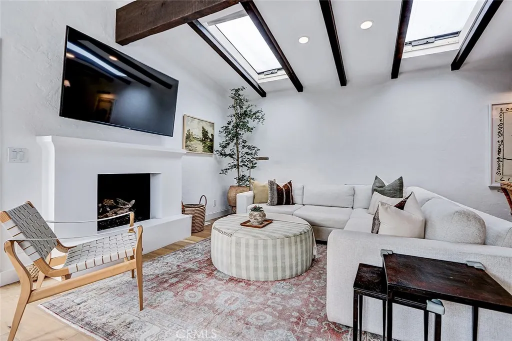 Additional image 35 of 3211 N Valley Dr, Manhattan Beach, CA 90266