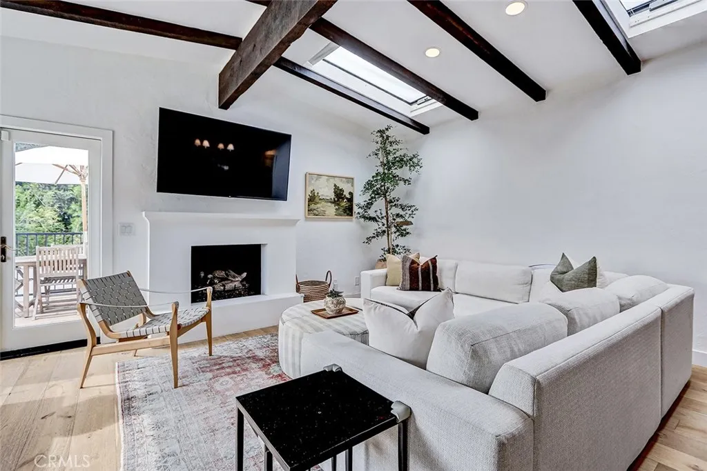 Additional image 39 of 3211 N Valley Dr, Manhattan Beach, CA 90266