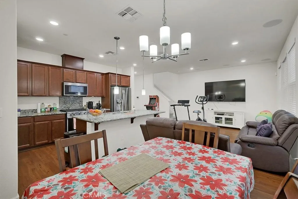Additional image 11 of 9925 Del Surf Ln, Elk Grove, CA 95757