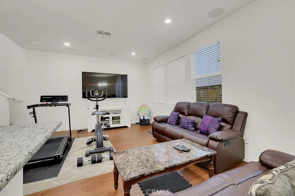 Additional image 39 of 9925 Del Surf Ln, Elk Grove, CA 95757