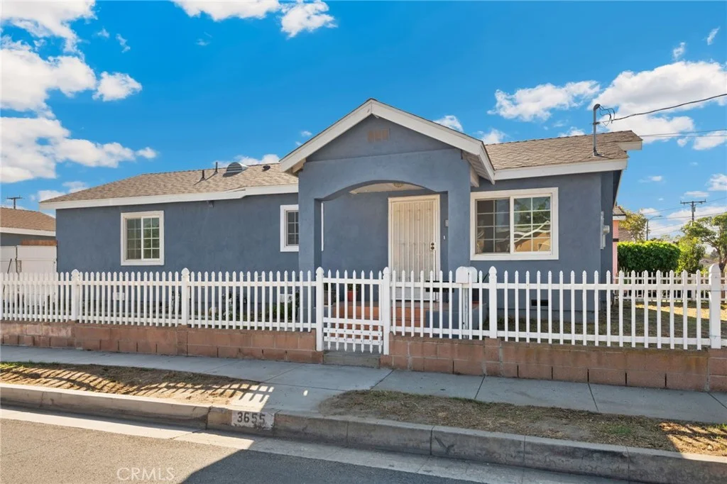 3655 Webster Ave, Long Beach, CA 90810 photo 4