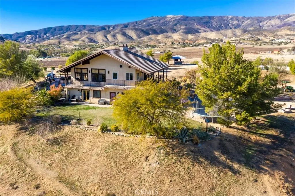 9991 White Fox Lane, Agua Dulce, CA 91390