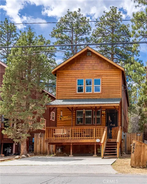 552 Maple Lane, Sugarloaf, CA MLS: IG25079524