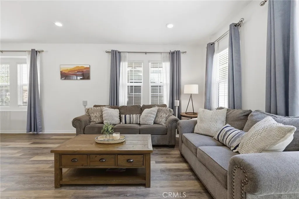 Additional image 4 of 27471 Poppy Court, Saugus, CA 91350