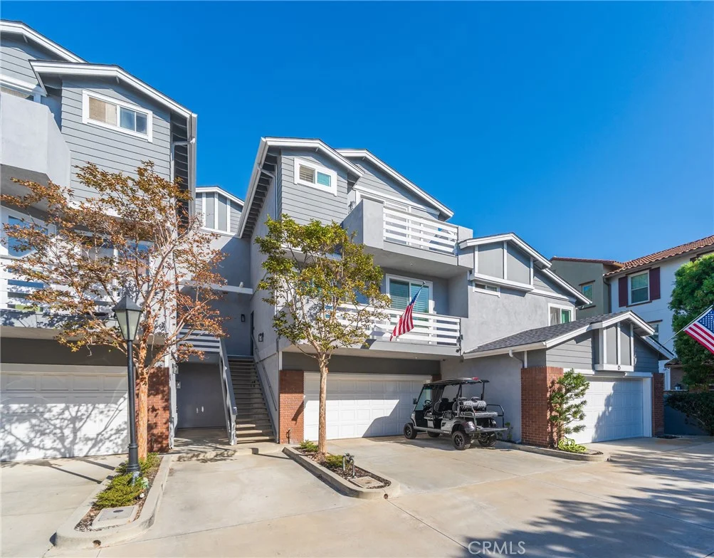 19162 Holly Ln, Huntington Beach, CA 92648