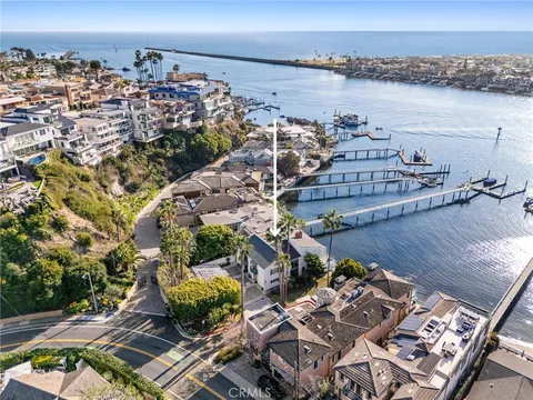115 Bayside Place Unit 115, Corona Del Mar, CA MLS: NP25041696