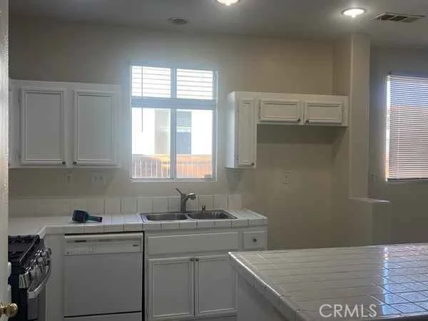 11748 Luna Road, Victorville, CA 92392