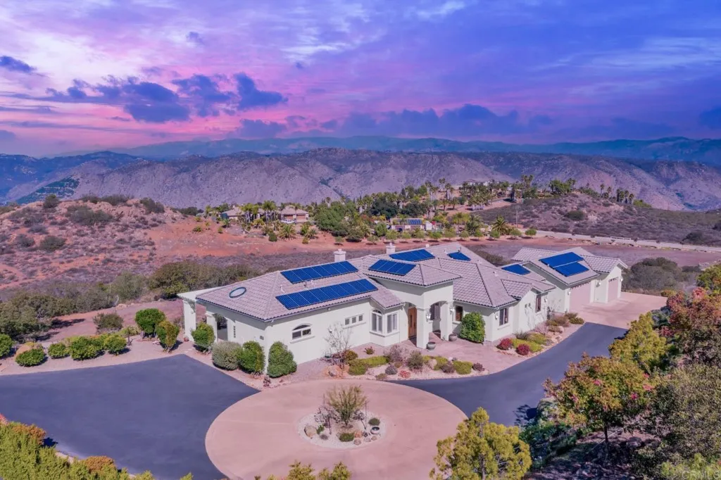 19702 Via Vis Grande  