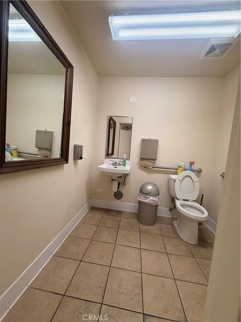 Additional image 28 of 18601 Sherman Way Unit F, Reseda, CA 91335